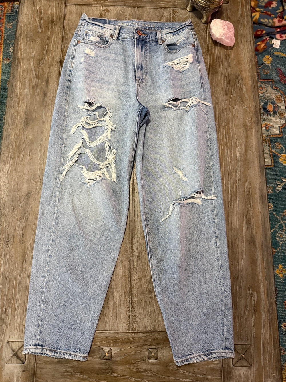 American Eagle Outfitters Light Blue Distressed Relaxed Mom Jeans